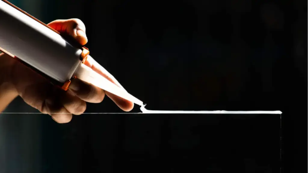 Como Aplicar Silicone em um Aquário