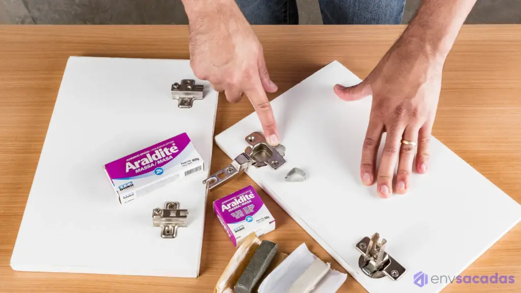 Passo a Passo: Como Colar Metal com Araldite