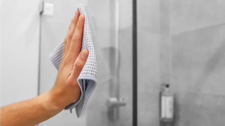 Como Limpar Box de Banheiro e Remover Manchas: Guia Completo
