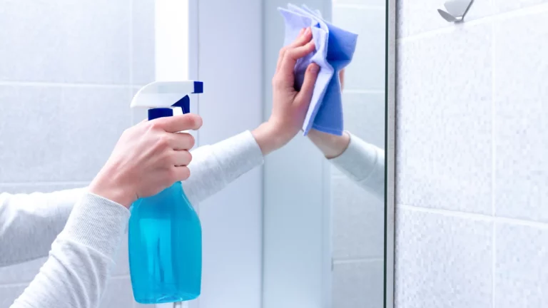 Como Limpar Espelhos e Remover Manchas: Guia Completo
