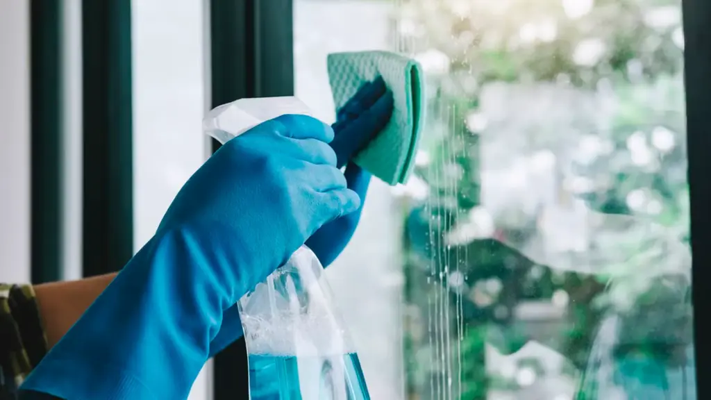 Como Limpar Vidros Pós-Obras: O Passo a Passo