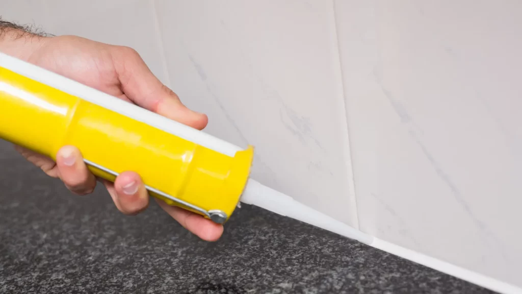 Como Usar Silicone para Vedar Pia [Passo a Passo]