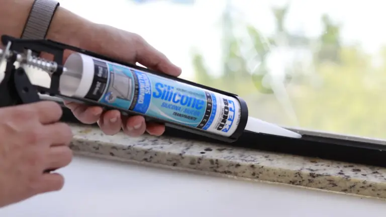 Como Vedar Sacada de Vidro: Guia Completo para Evitar Infiltrações