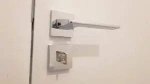 10 Melhores Fechaduras para Porta de Madeira de 2025