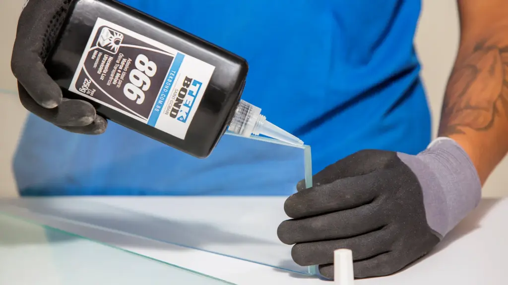 Passo a Passo para Tirar a Cola TekBond do Vidro