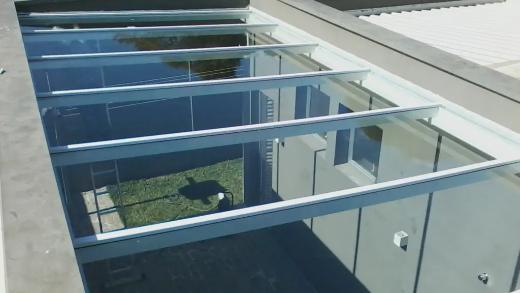 Por que a Escolha do Silicone Define a Vida Útil da Cobertura?