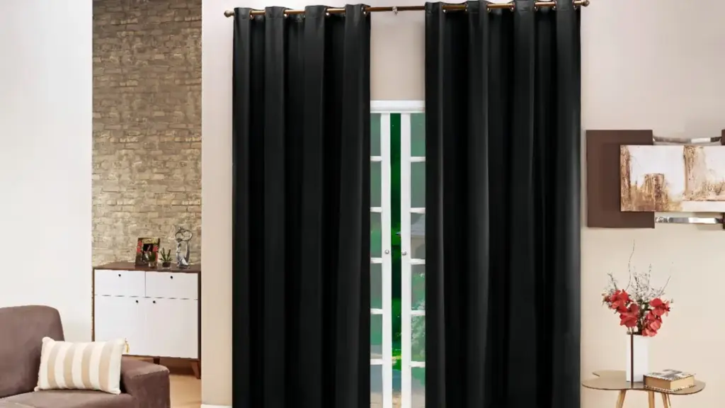 Por que Investir em uma Boa Cortina para Porta ou Janela de Vidro?