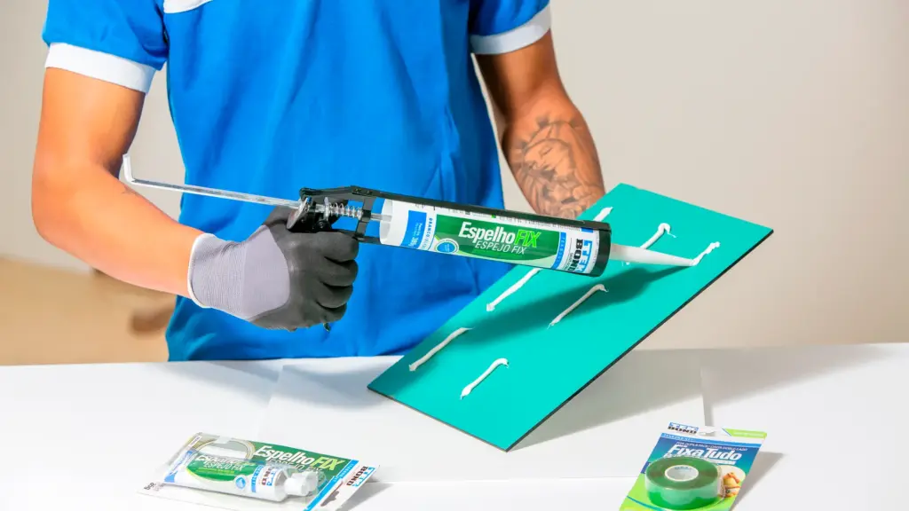 Principais Tipos de Cola para Unir Vidro e Madeira