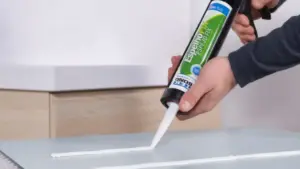 Qual a Melhor Cola para Colar Espelhos em Madeira? Top 5 de 2025 (TekBond, Unipega, Power Bond)