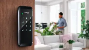 Qual a Melhor Fechadura Digital para Porta Pivotante? Top 6 para Área Externa, Quarto, Sala
